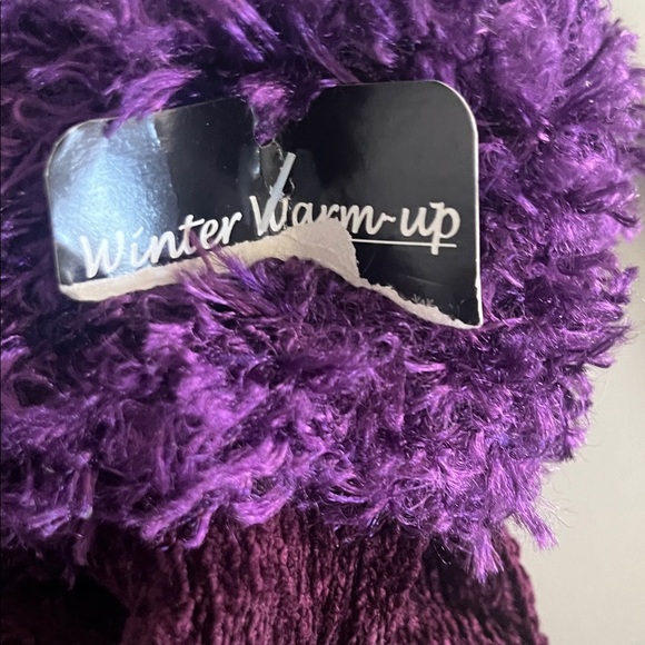 Purple Velour Fuzzy Gloves NWT - Picture 2 of 2
